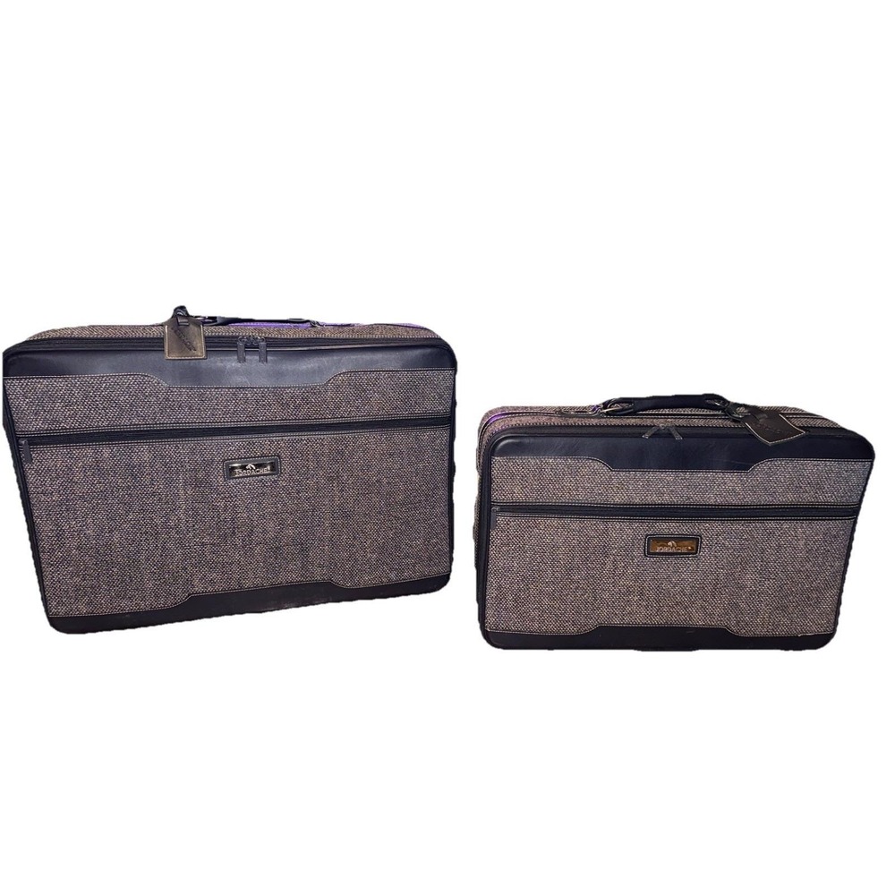 VTG Jordache Tweed Luggage Set‎ Of 2 Large On Wheels Smaller Stand